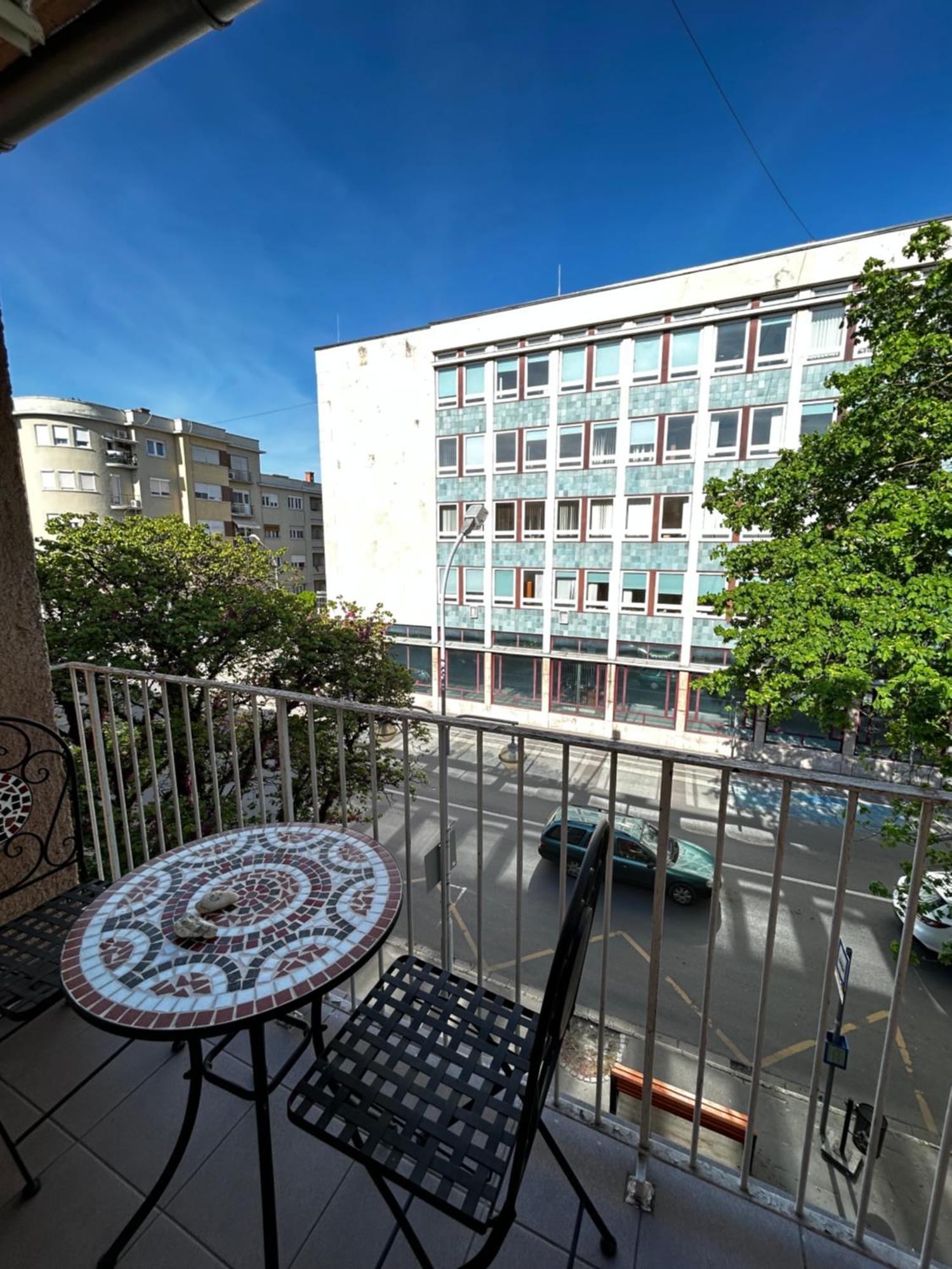 Ferienwohnung Moonlight Győr Exterior foto